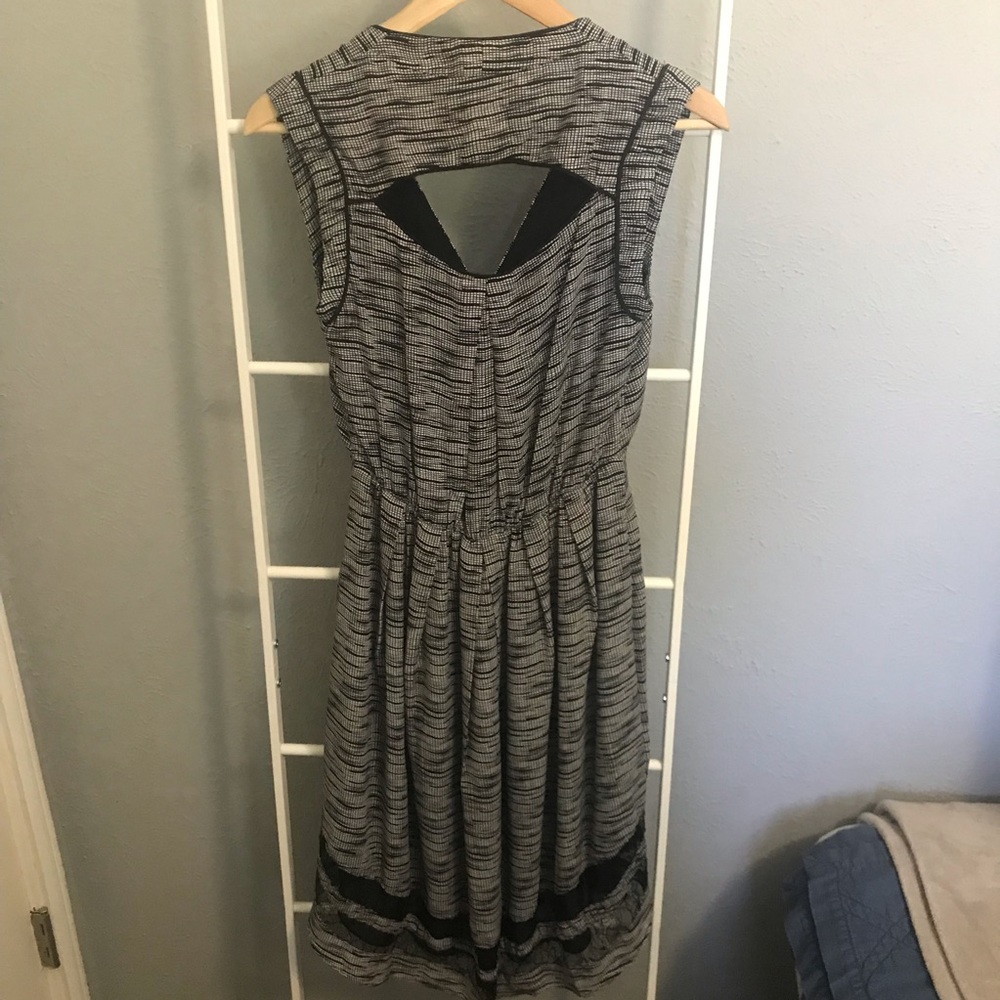 Aryn K black and white dress size xsmall - Picture 7 of 8
